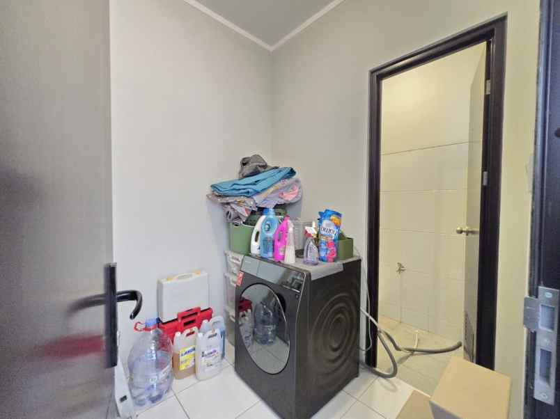 dijual rumah cluster regia summarecon