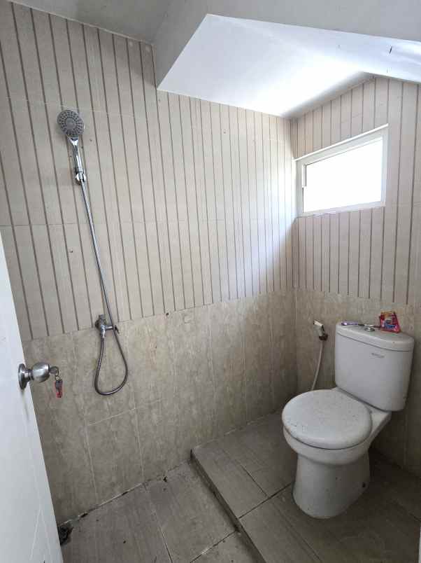 dijual rumah cluster victoria metland