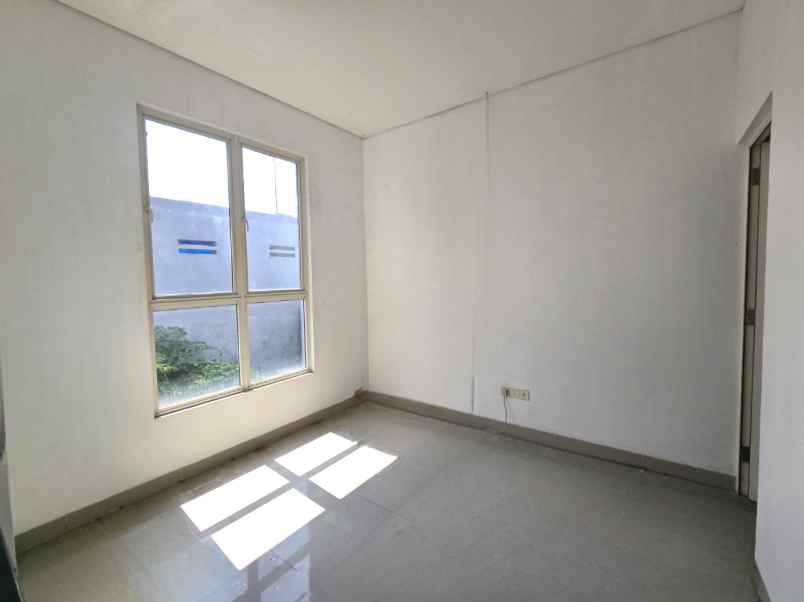 dijual rumah cluster victoria metland
