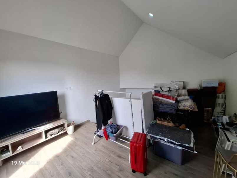 dijual rumah cluster wisteria jakarta