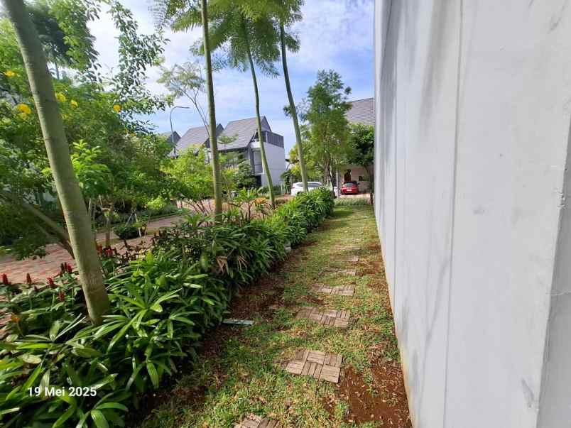 dijual rumah cluster wisteria jakarta