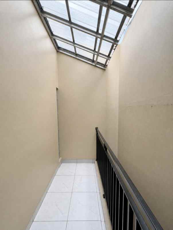 dijual rumah cluster wisteria metland