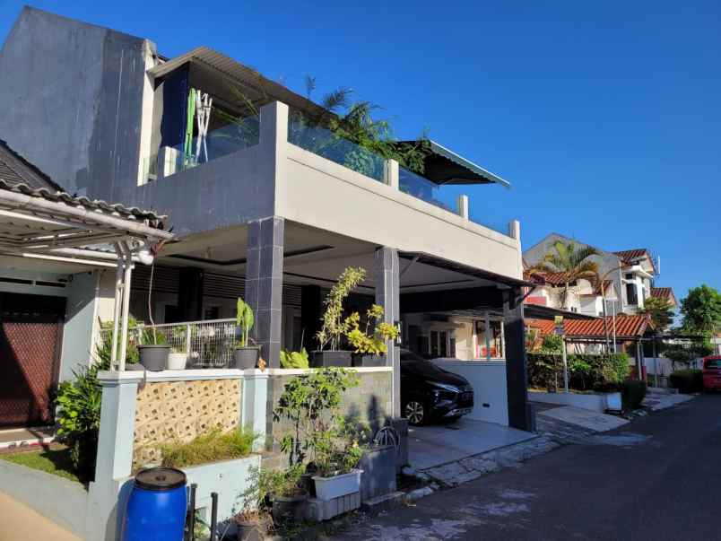 dijual rumah dakota gunung batu