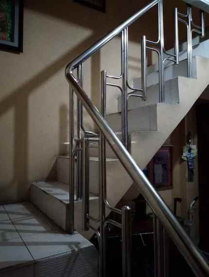 dijual rumah darmo permai