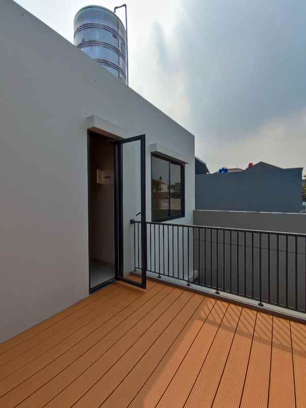 dijual rumah di jl cipete jakarta selatan