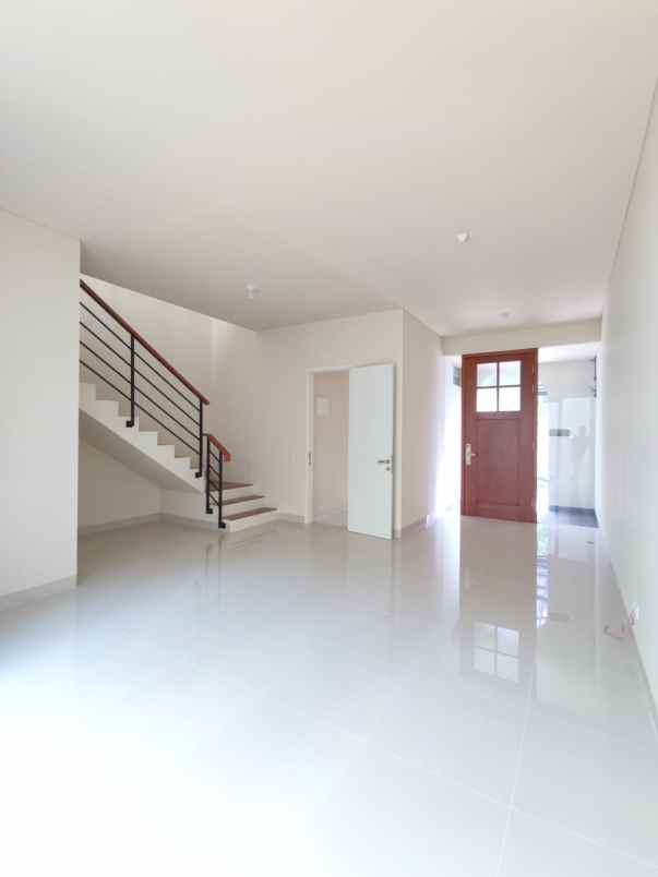 dijual rumah di jl cipete jakarta selatan