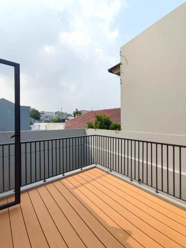 dijual rumah di jl cipete jakarta selatan