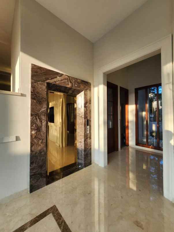 dijual rumah di jl kemang dalam kemang jakarta selatan