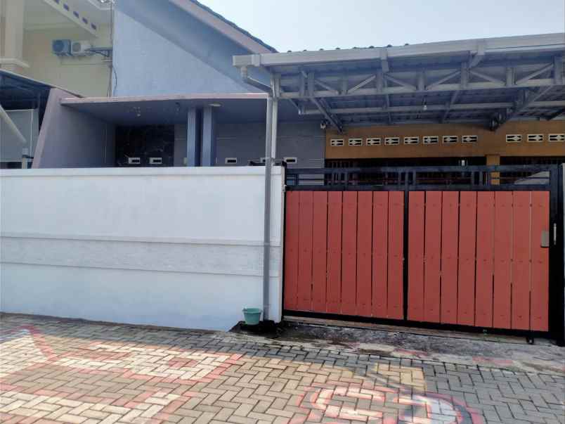 dijual rumah di jl zebra pedurungan semarang