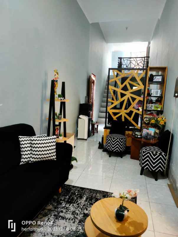 dijual rumah di perum puri perdana banyumanik semarang