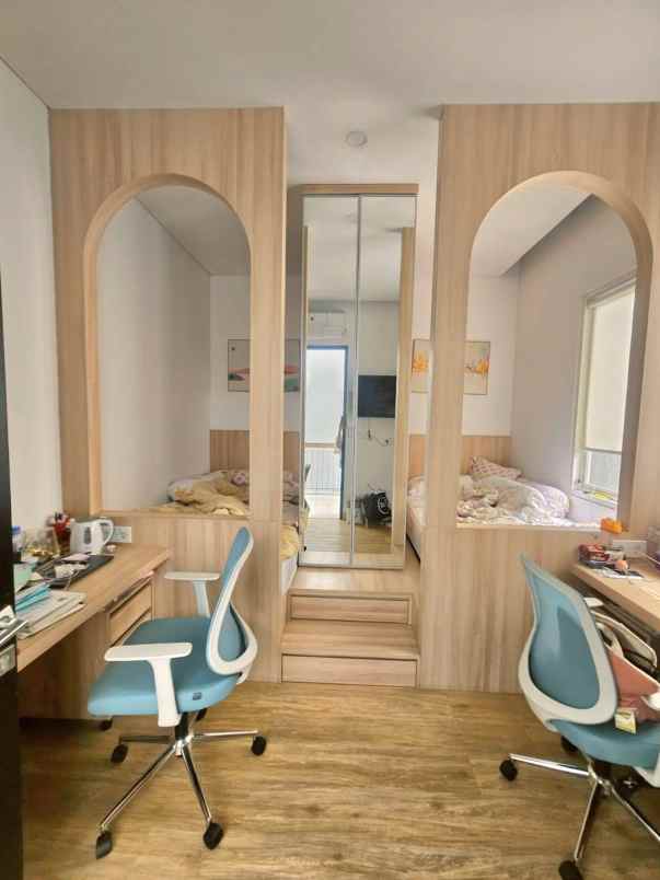 dijual rumah dian istana wiyung