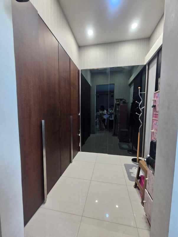 dijual rumah dian istana wiyung