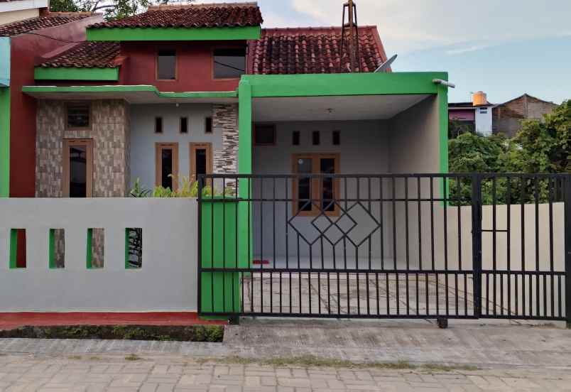 dijual rumah dijual rumah di jl sman