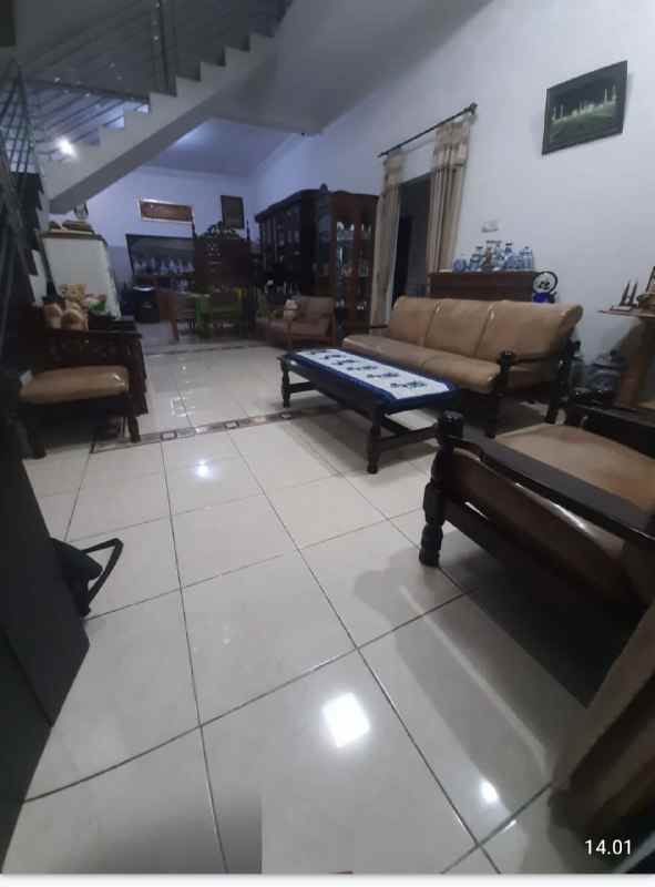 dijual rumah dukuh kupang