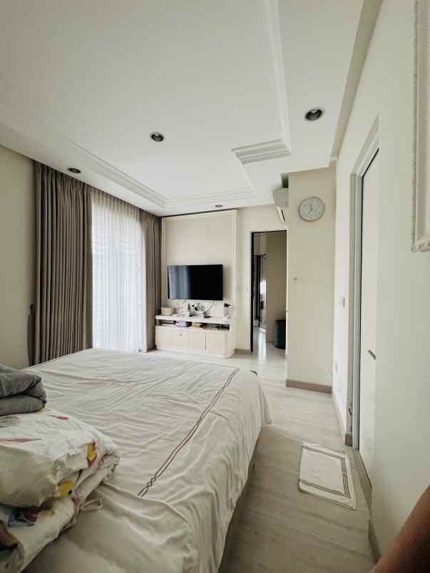 dijual rumah duta garden benda