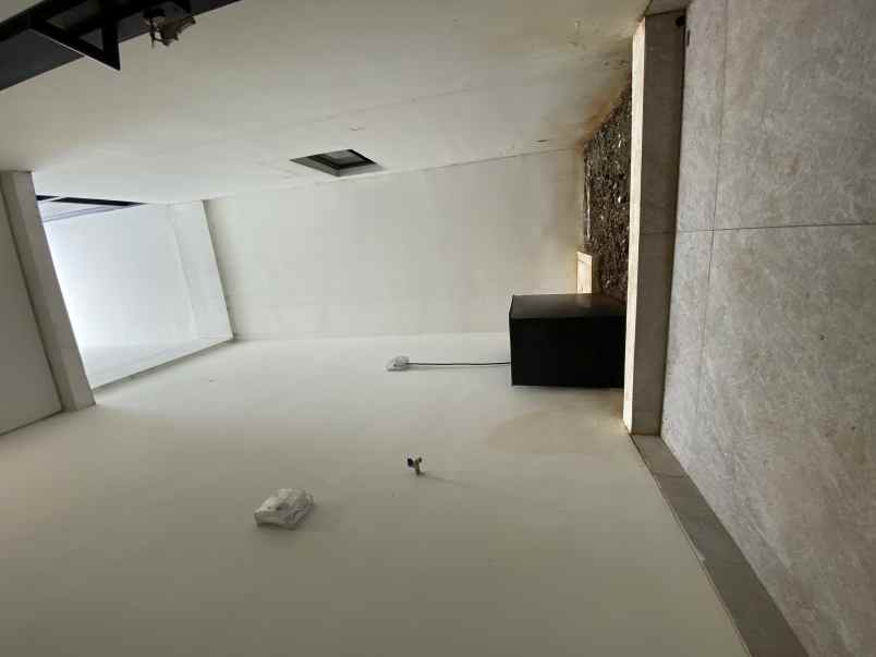 dijual rumah eleganza town house