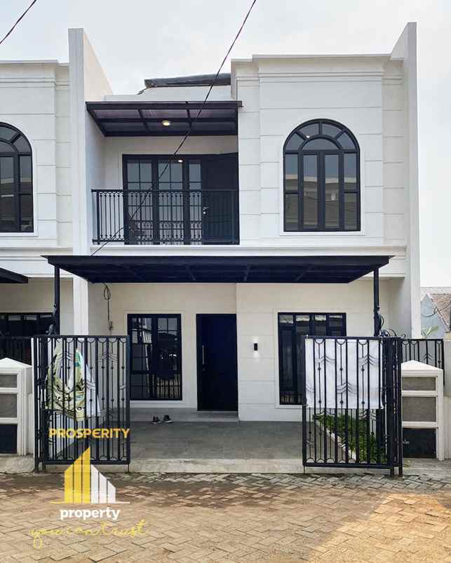 dijual rumah eleganza town house