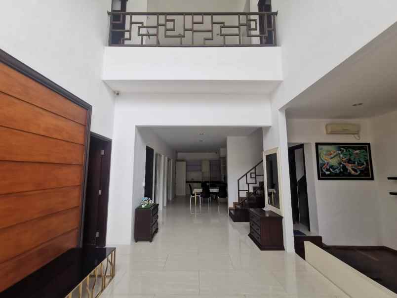 dijual rumah fullerton citraland