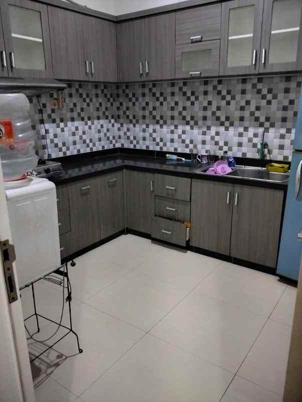 dijual rumah gayung kebonsari injoko