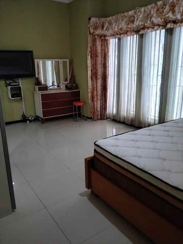 dijual rumah gayung kebonsari injoko