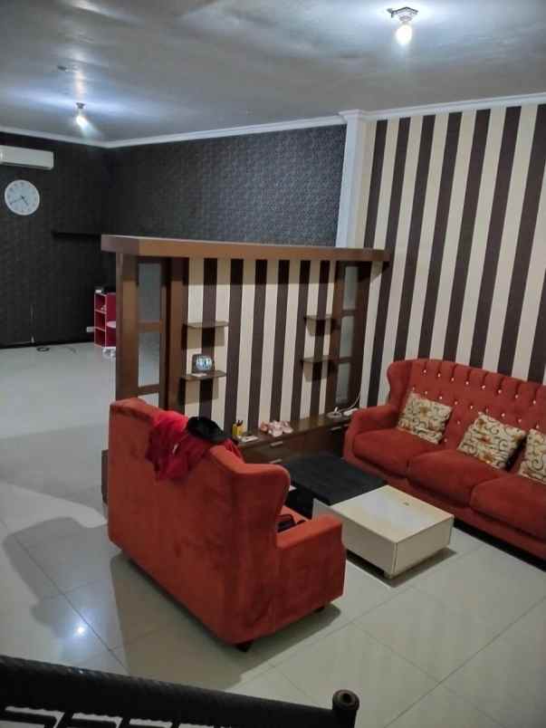 dijual rumah gayung kebonsari injoko