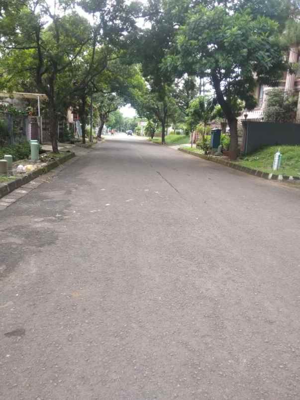 dijual rumah giriloka