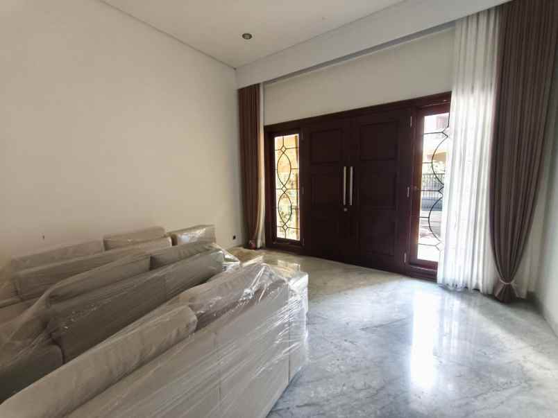 dijual rumah graha family blok l