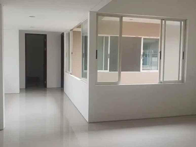 dijual rumah graha natura