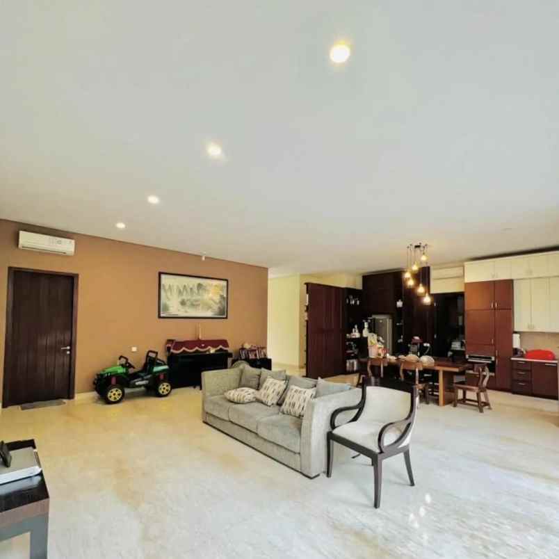 dijual rumah graha natura