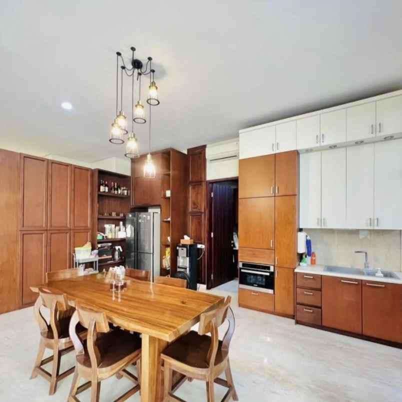 dijual rumah graha natura