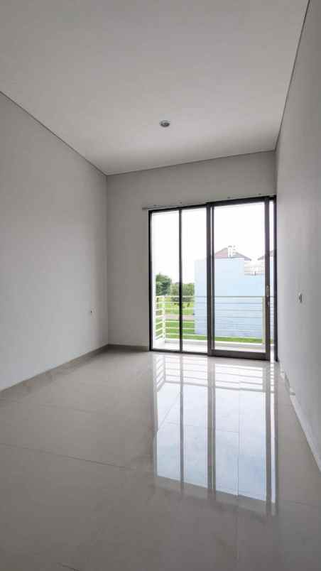 dijual rumah grand island laguna