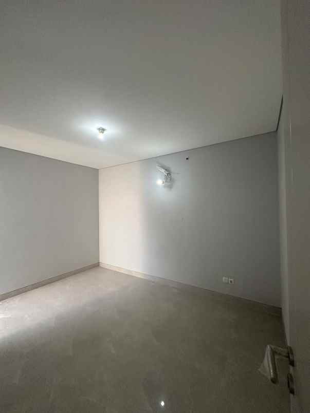 dijual rumah grand pakuwon tandes