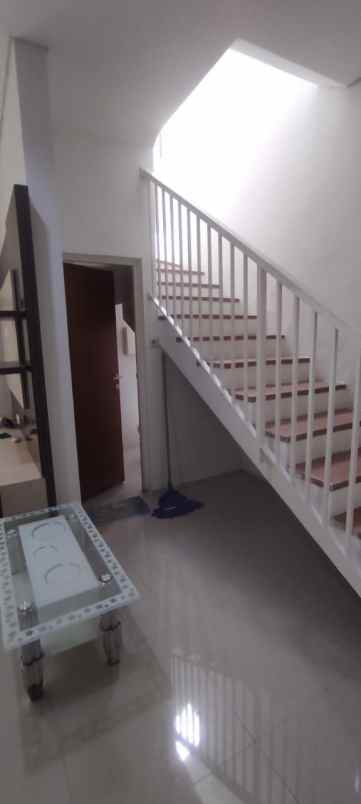 dijual rumah gununganyar