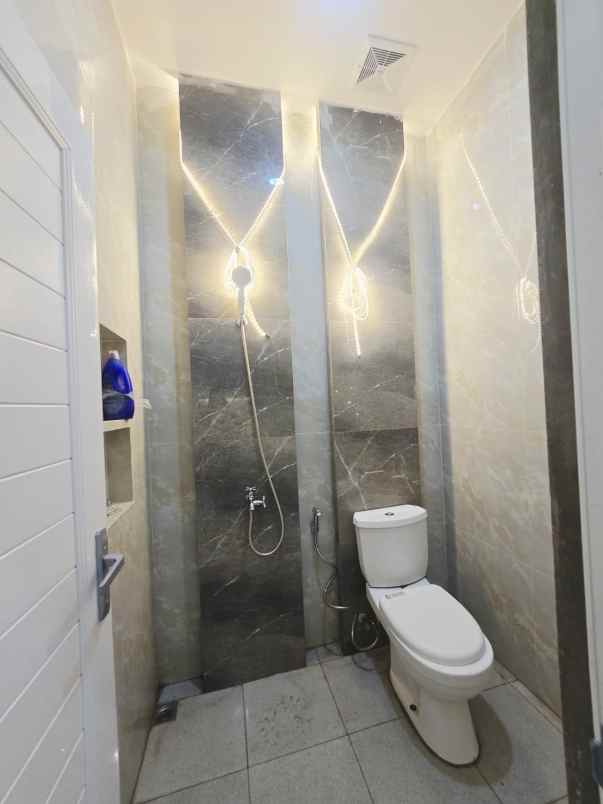 dijual rumah harapan indah