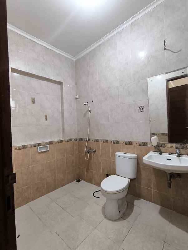 dijual rumah harapan indah