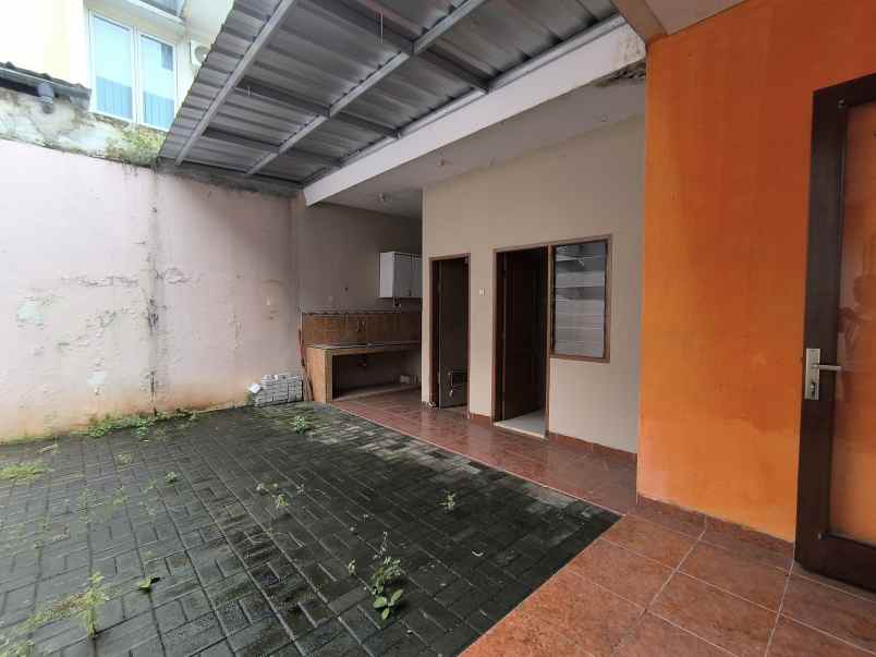 dijual rumah harapan indah