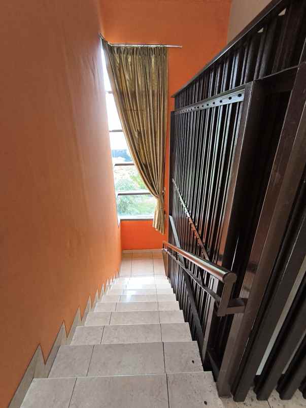 dijual rumah harapan indah