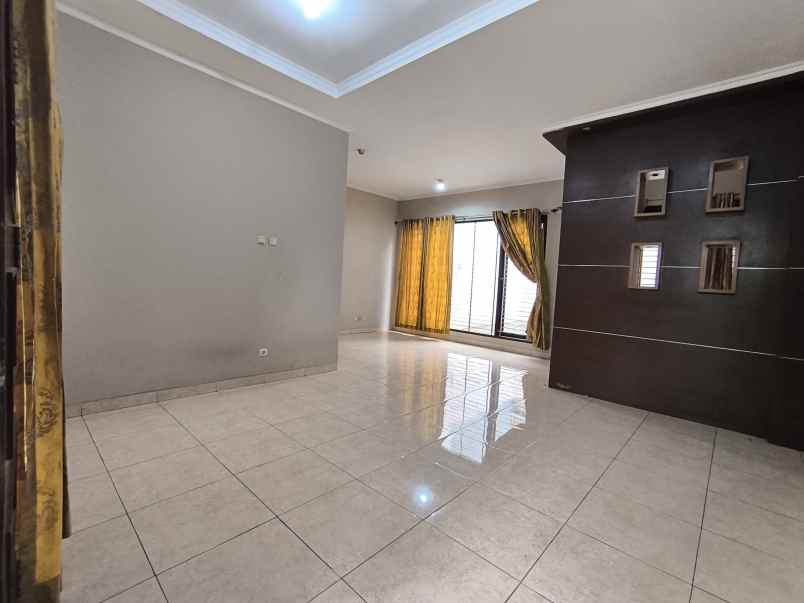 dijual rumah harapan indah