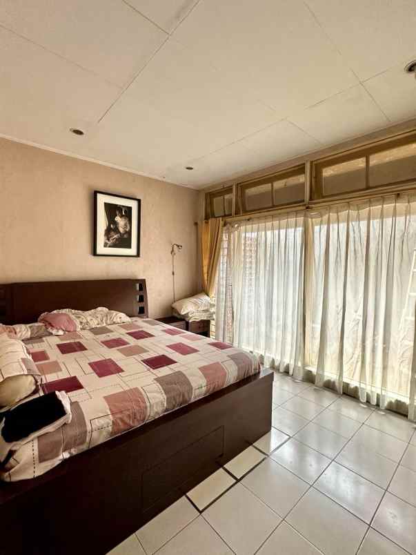 dijual rumah hj nawi