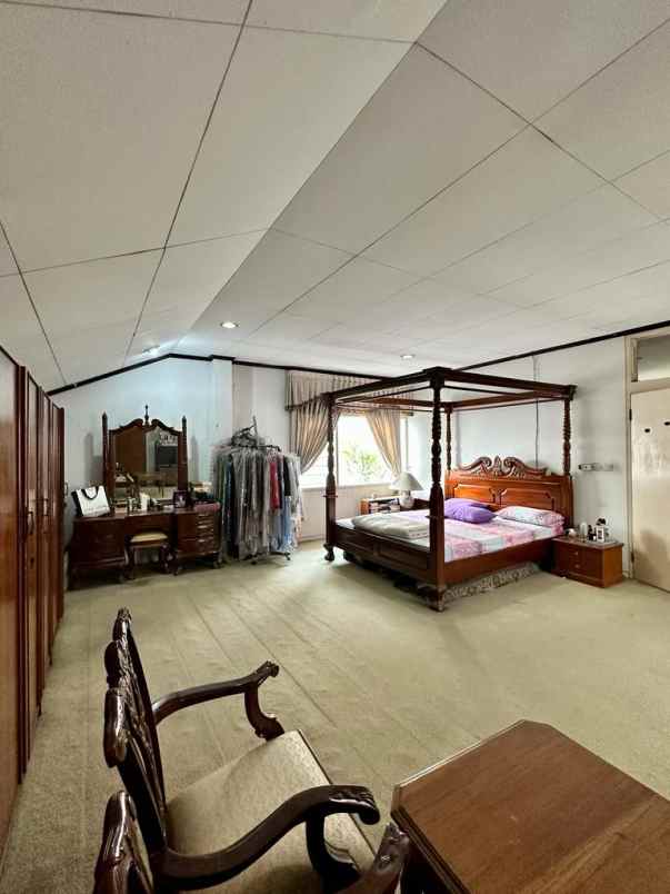 dijual rumah hj nawi