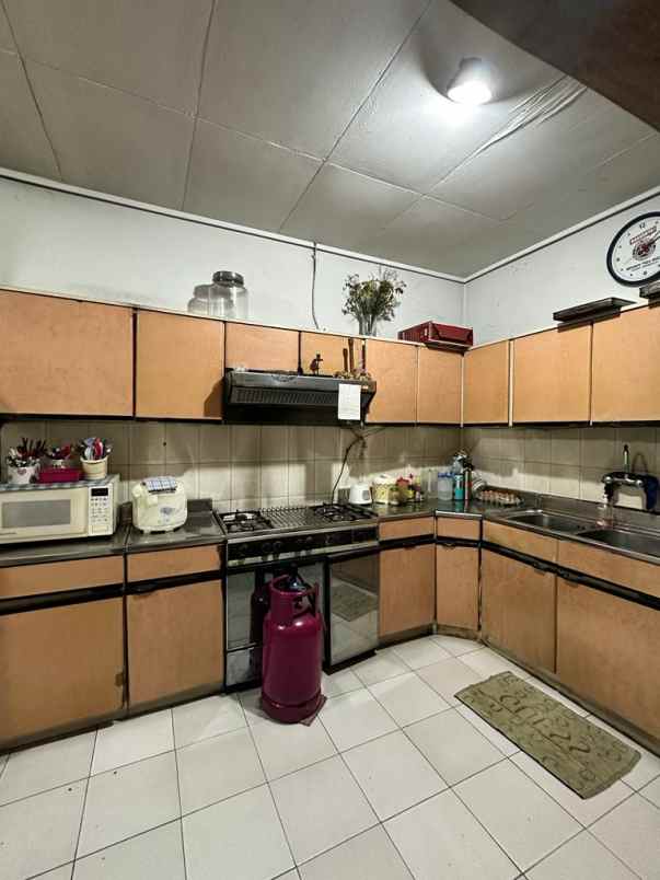 dijual rumah hj nawi