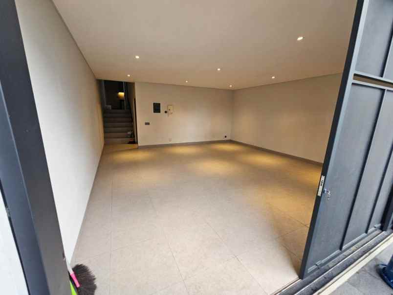 dijual rumah imperial golf pakuwon indah