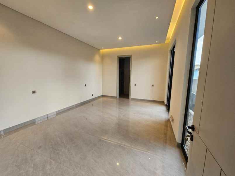 dijual rumah imperial golf pakuwon indah