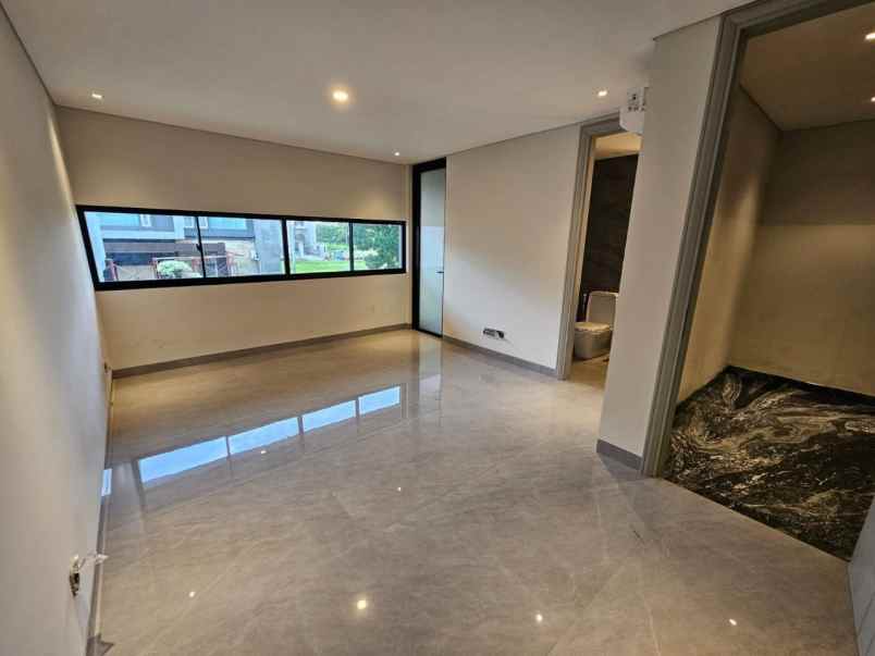 dijual rumah imperial golf pakuwon indah