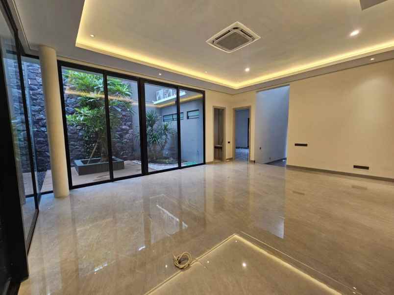 dijual rumah imperial golf pakuwon indah