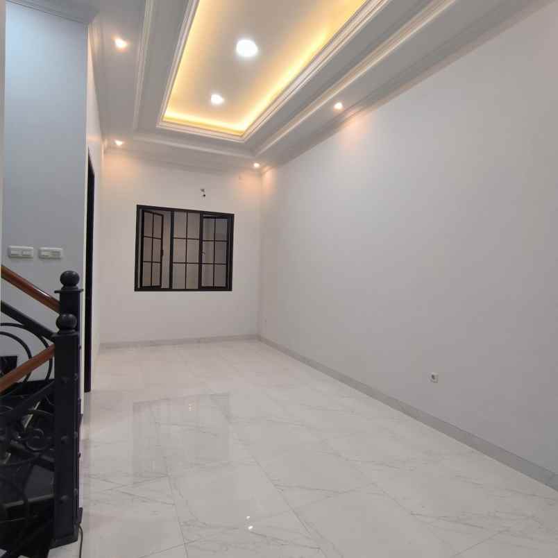 dijual rumah jagakarsa jakarta selatan