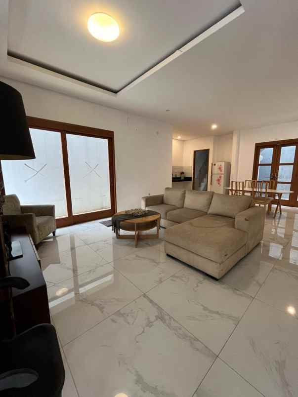 dijual rumah jagakarsa jaksel