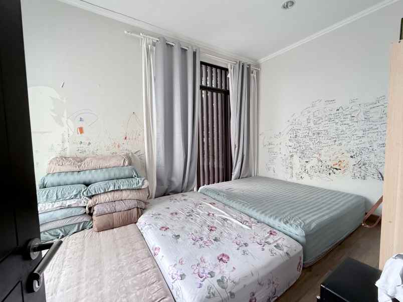 dijual rumah jakarta garden city