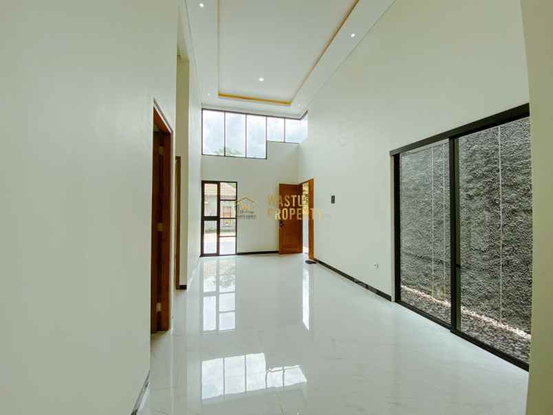 dijual rumah jalan besi jangkang sleman