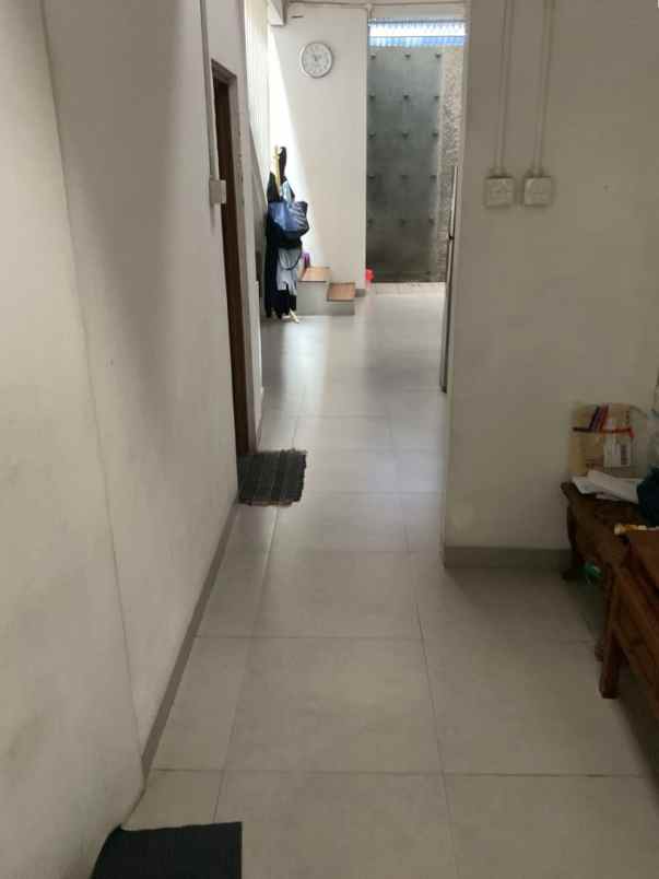 dijual rumah jalan cempaka putih timur